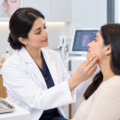 What Makes a Clinic the Right Choice When Looking for the Best Skin Doctor in Mumbai?